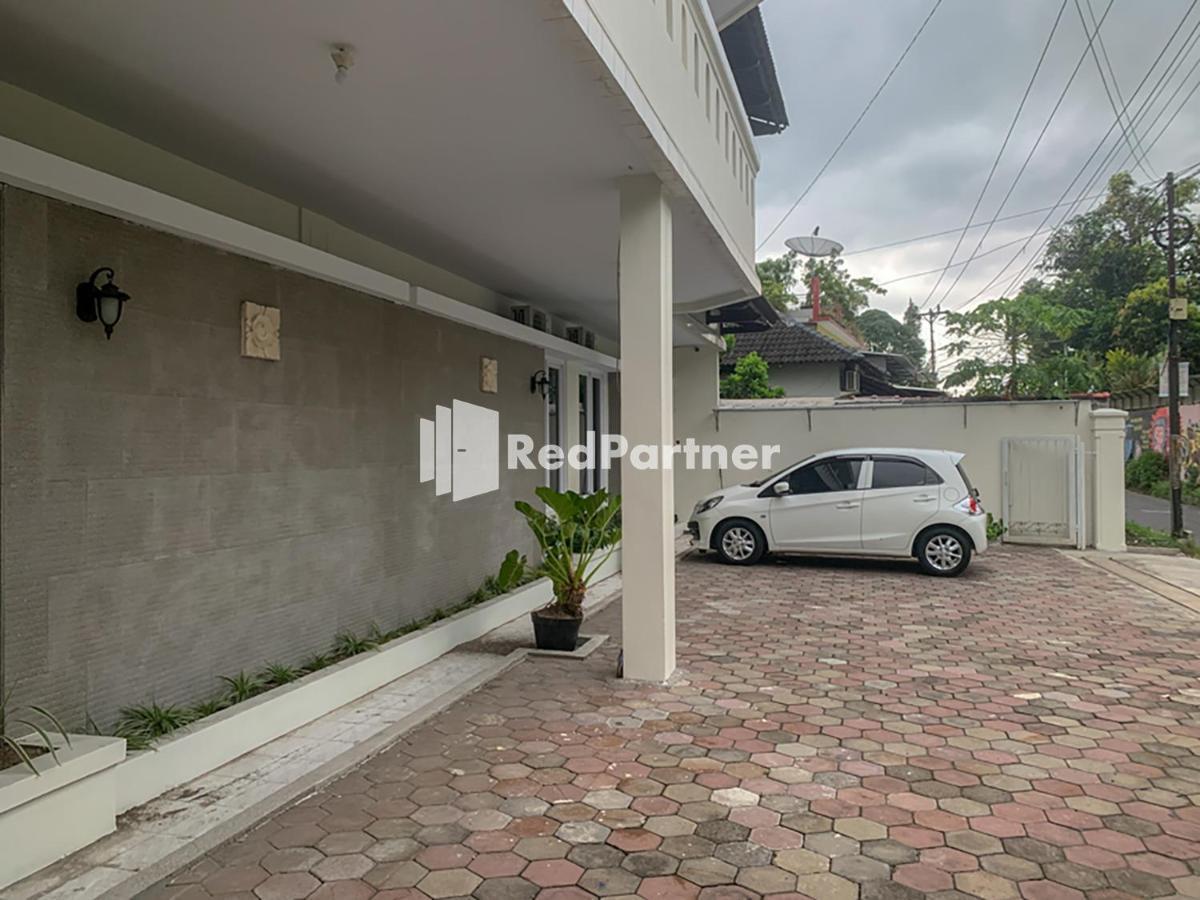 Reddoorz Syariah At Hotel Nuri Indah Dongkelan Yogyakarta Bantul Buitenkant foto